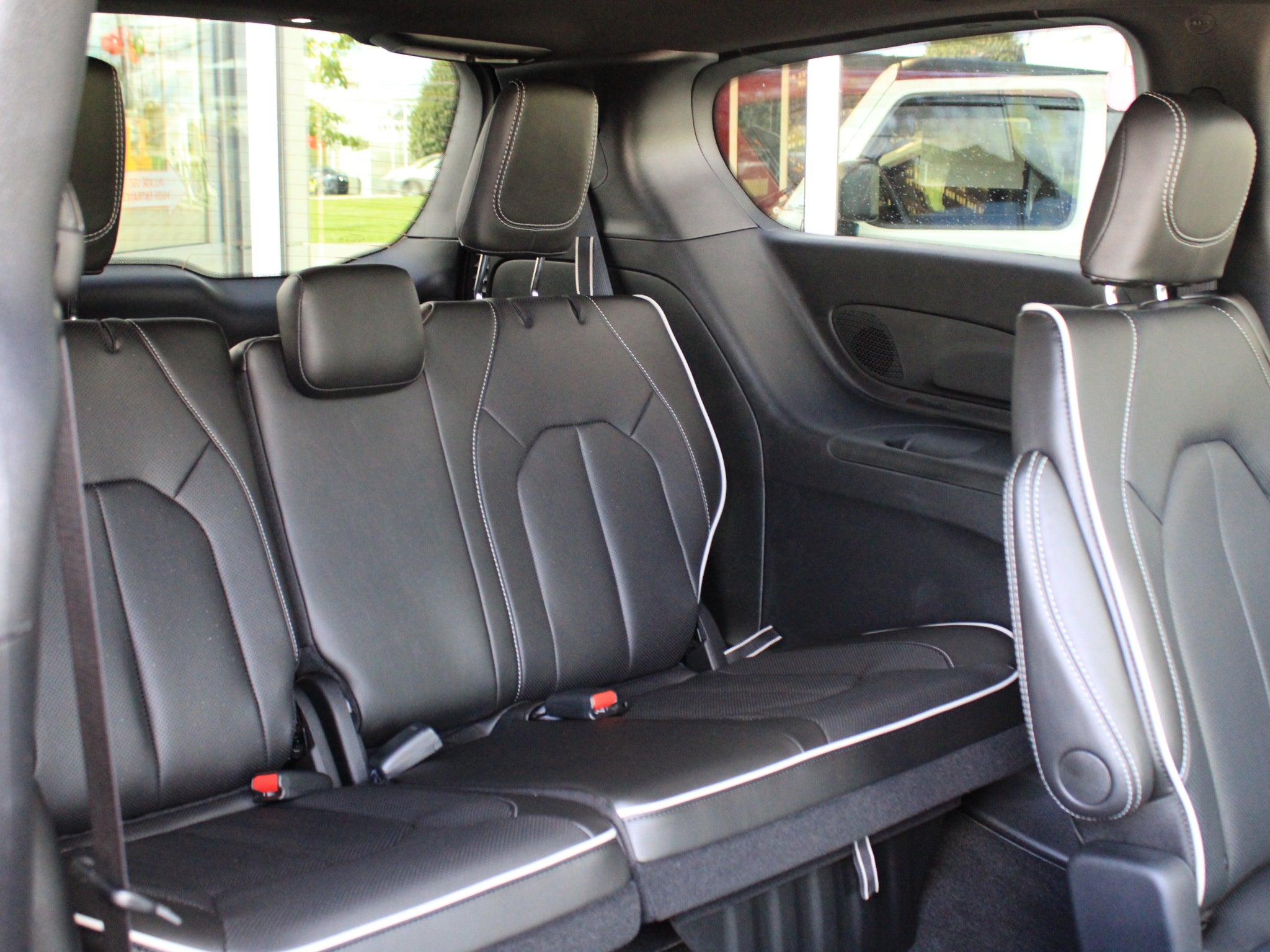 2027 Chrysler Pacifica Limited