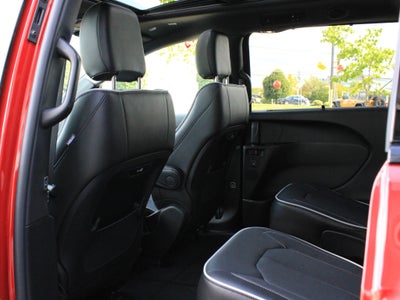2027 Chrysler Pacifica Limited