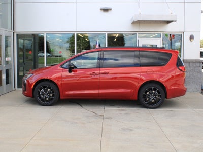 2027 Chrysler Pacifica Limited
