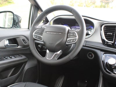 2027 Chrysler Pacifica Limited