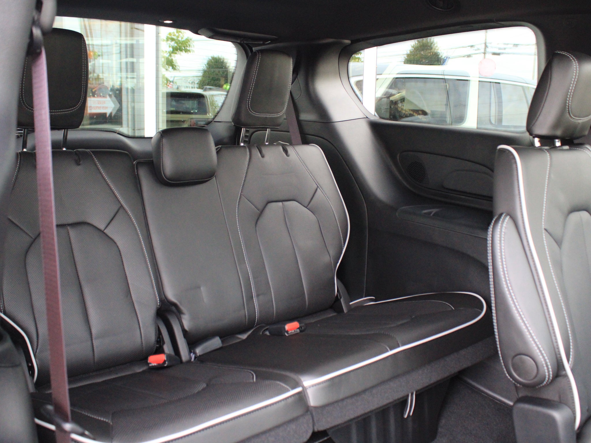 2027 Chrysler Pacifica Limited