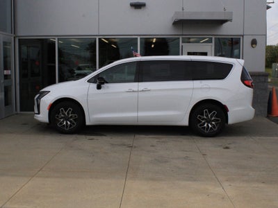 2027 Chrysler Pacifica Limited