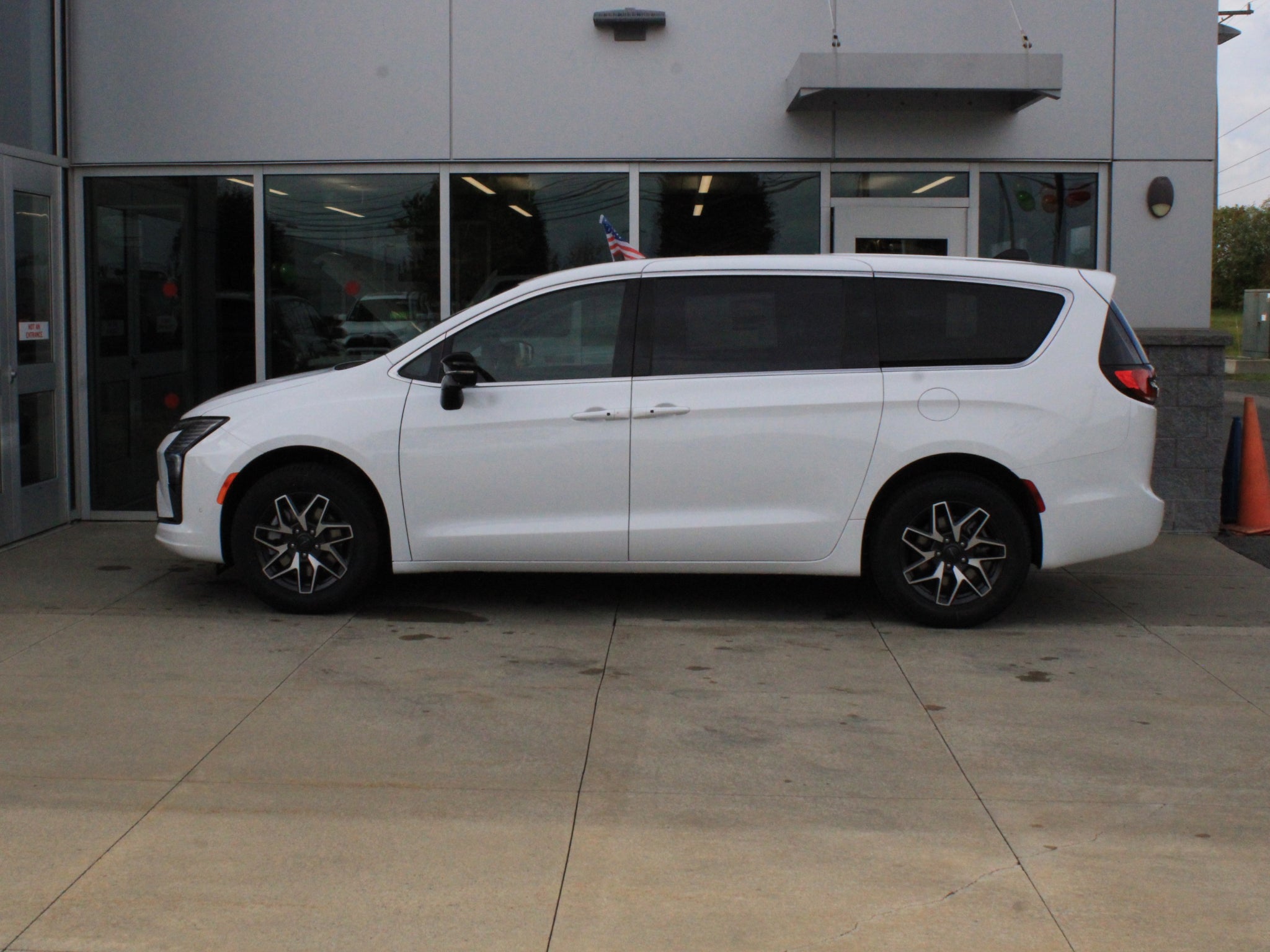 2027 Chrysler Pacifica Limited