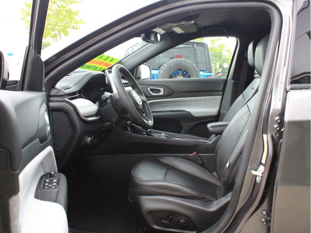 2023 Jeep Compass Latitude Lux
