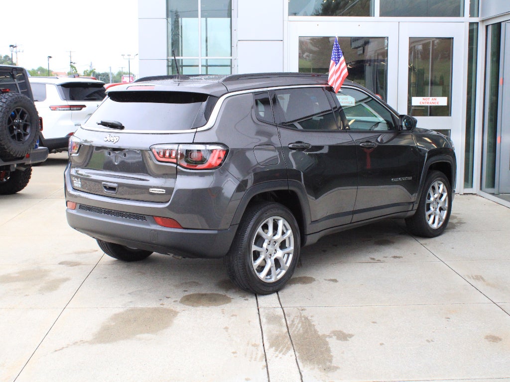 2023 Jeep Compass Latitude Lux