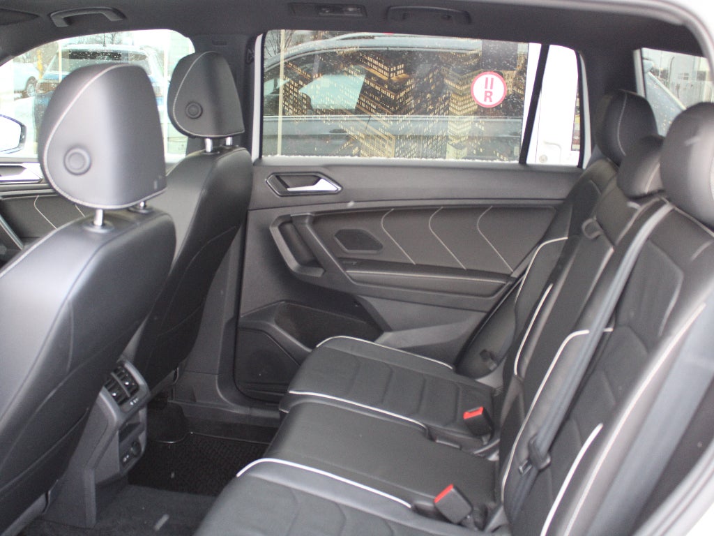 2023 Volkswagen Tiguan SEL R-Line