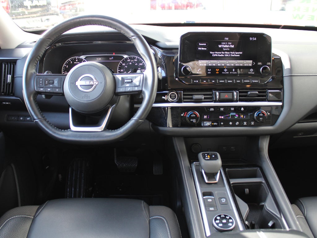 2023 Nissan Pathfinder SL