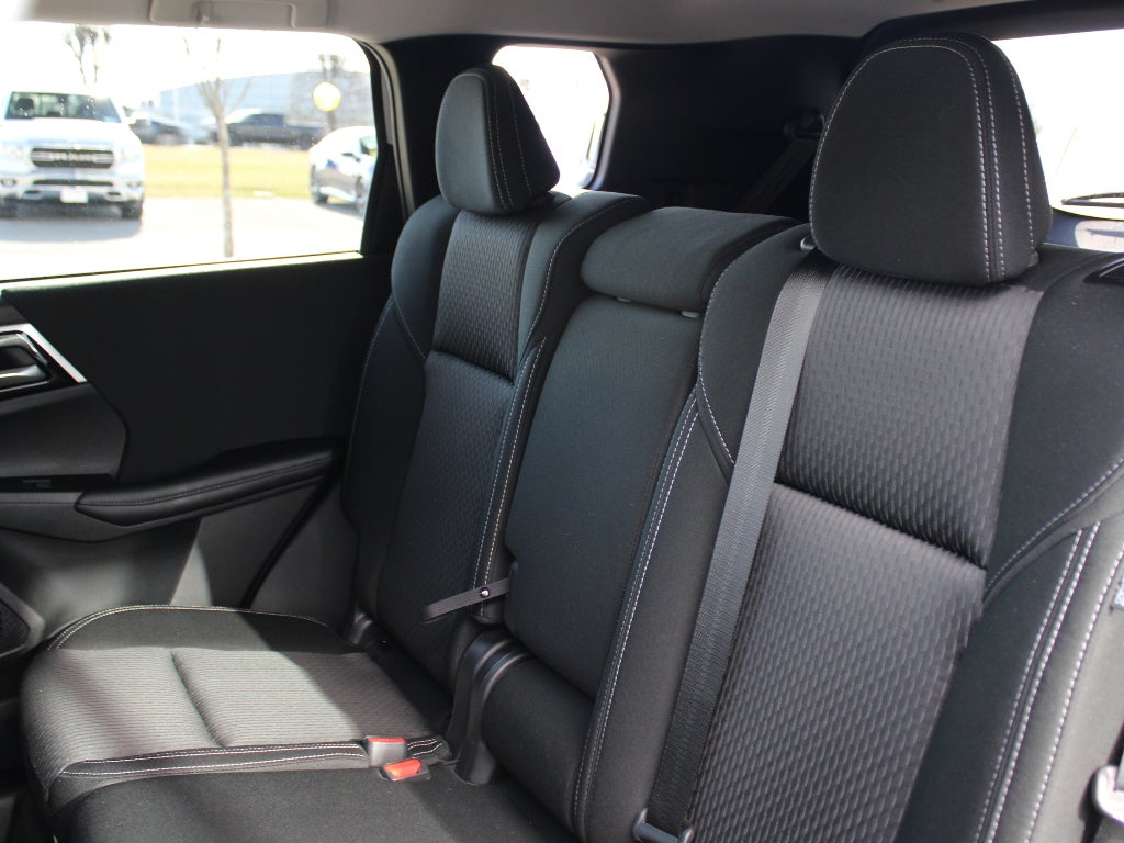 2022 Mitsubishi Outlander ES