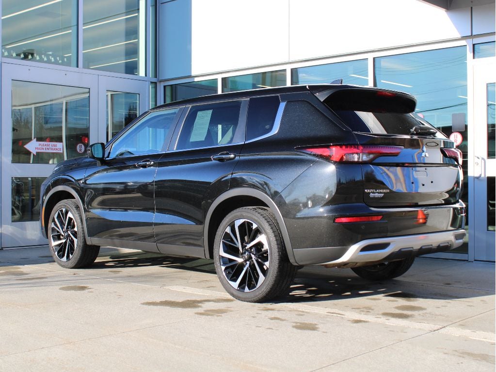 2022 Mitsubishi Outlander SE