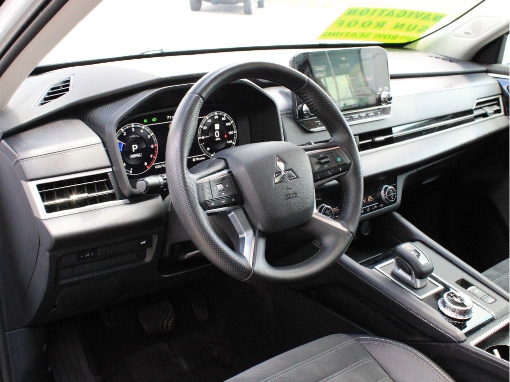 2024 Mitsubishi Outlander SE