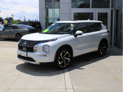 2024 Mitsubishi Outlander SE