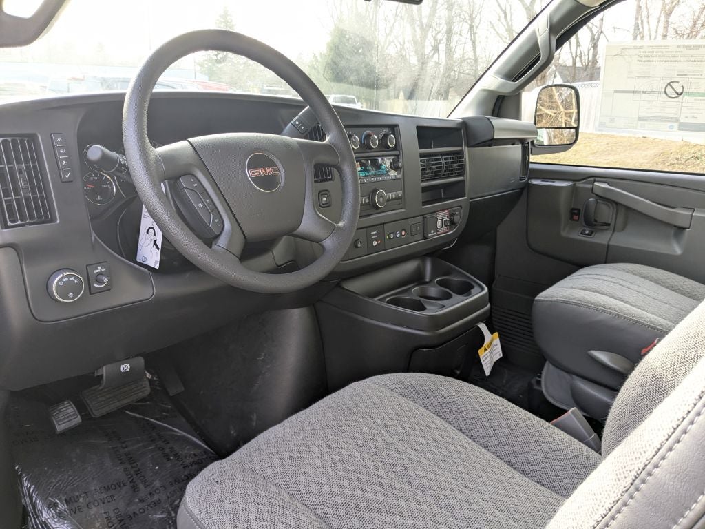 2025 GMC Savana 3500 LT