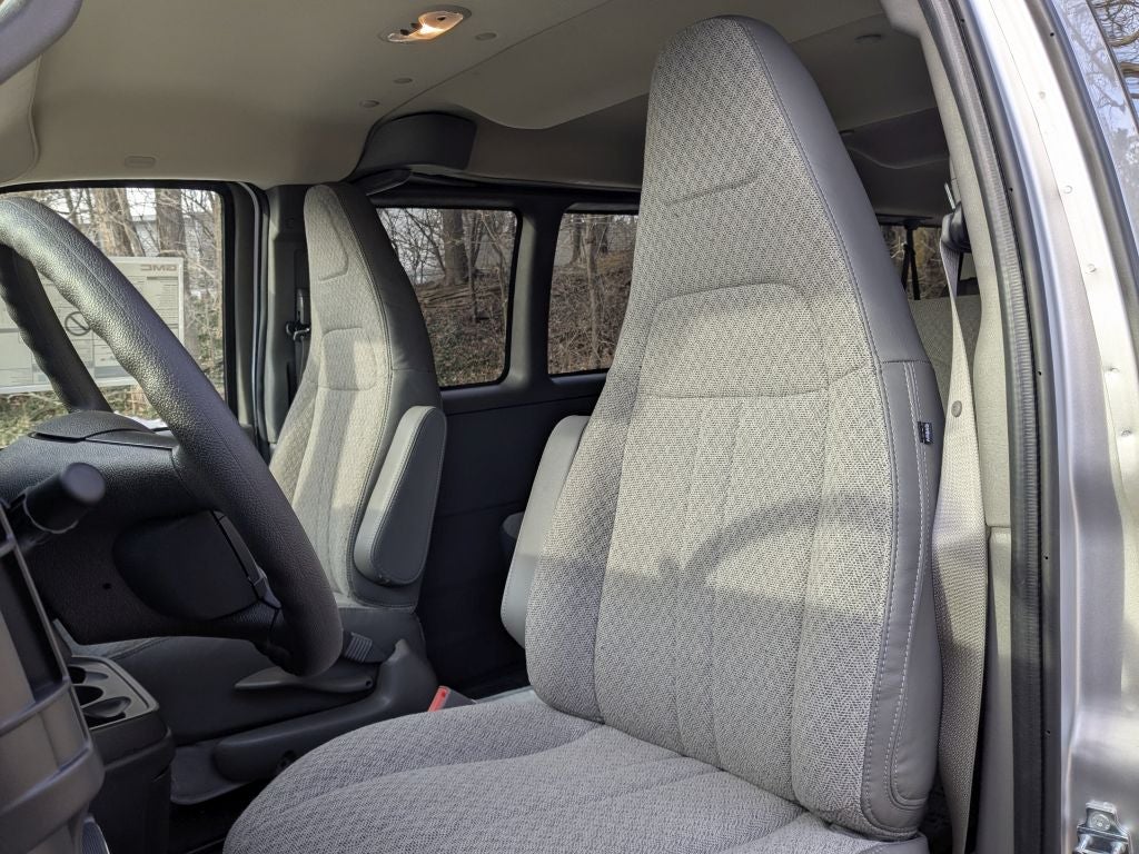 2025 GMC Savana 3500 LT