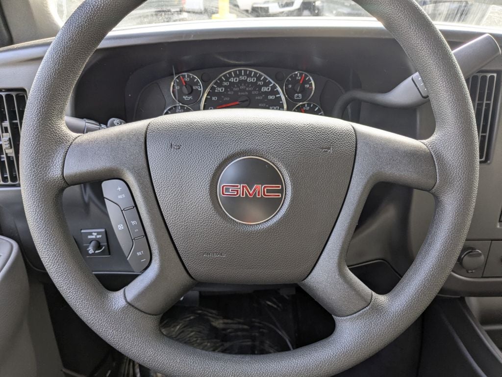 2025 GMC Savana 3500 LT