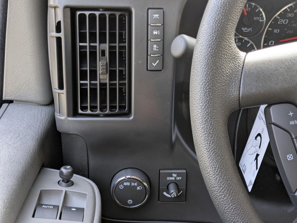 2025 GMC Savana 3500 LT