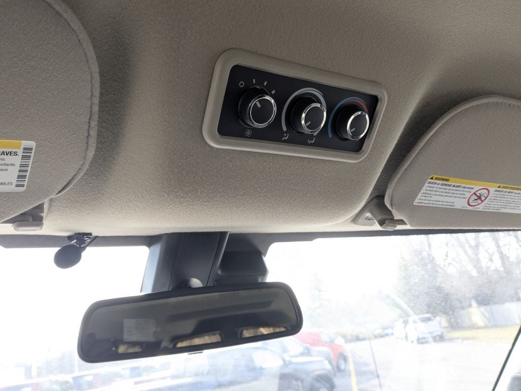 2025 GMC Savana 3500 LT