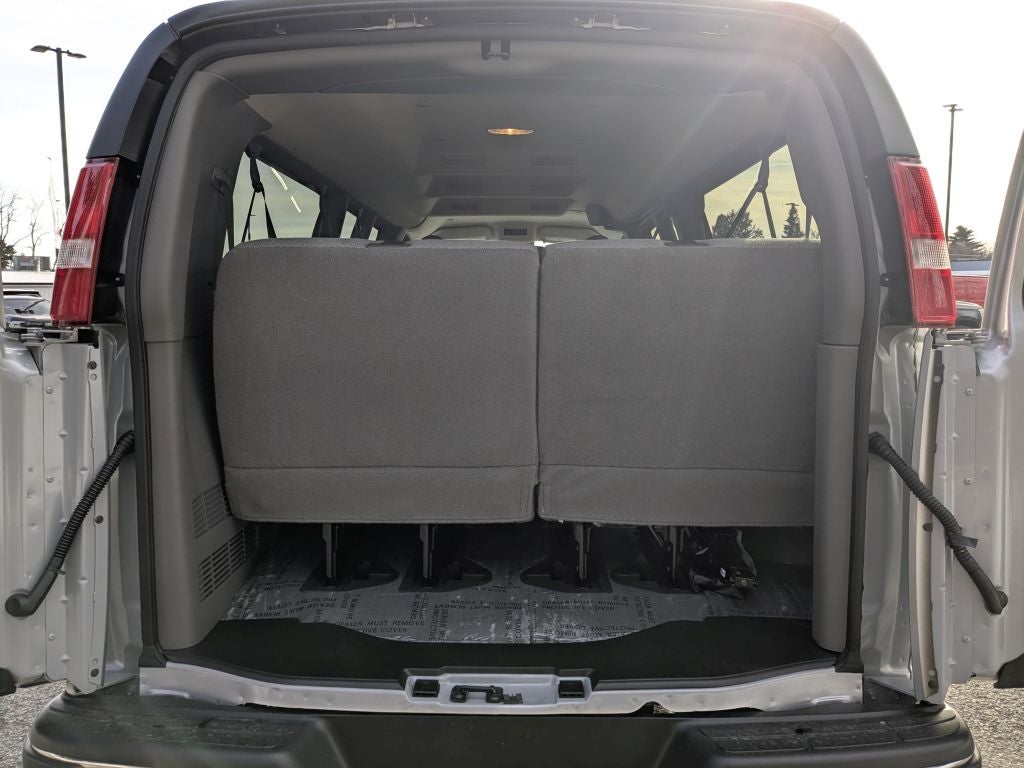 2025 GMC Savana 3500 LT