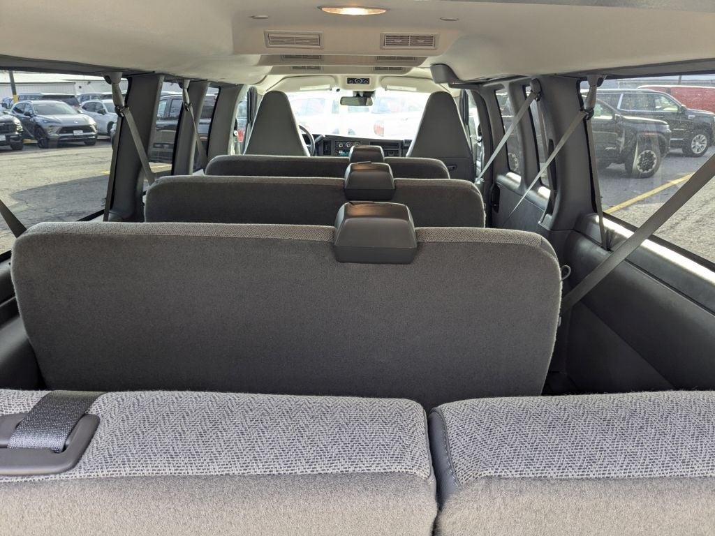 2025 GMC Savana 3500 LT