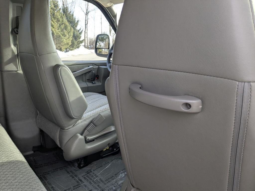 2025 GMC Savana 3500 LT