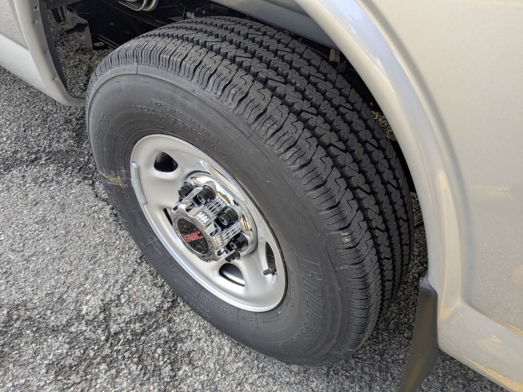 2025 GMC Savana 3500 LT