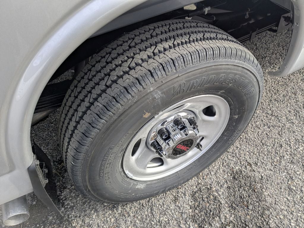 2025 GMC Savana 3500 LT