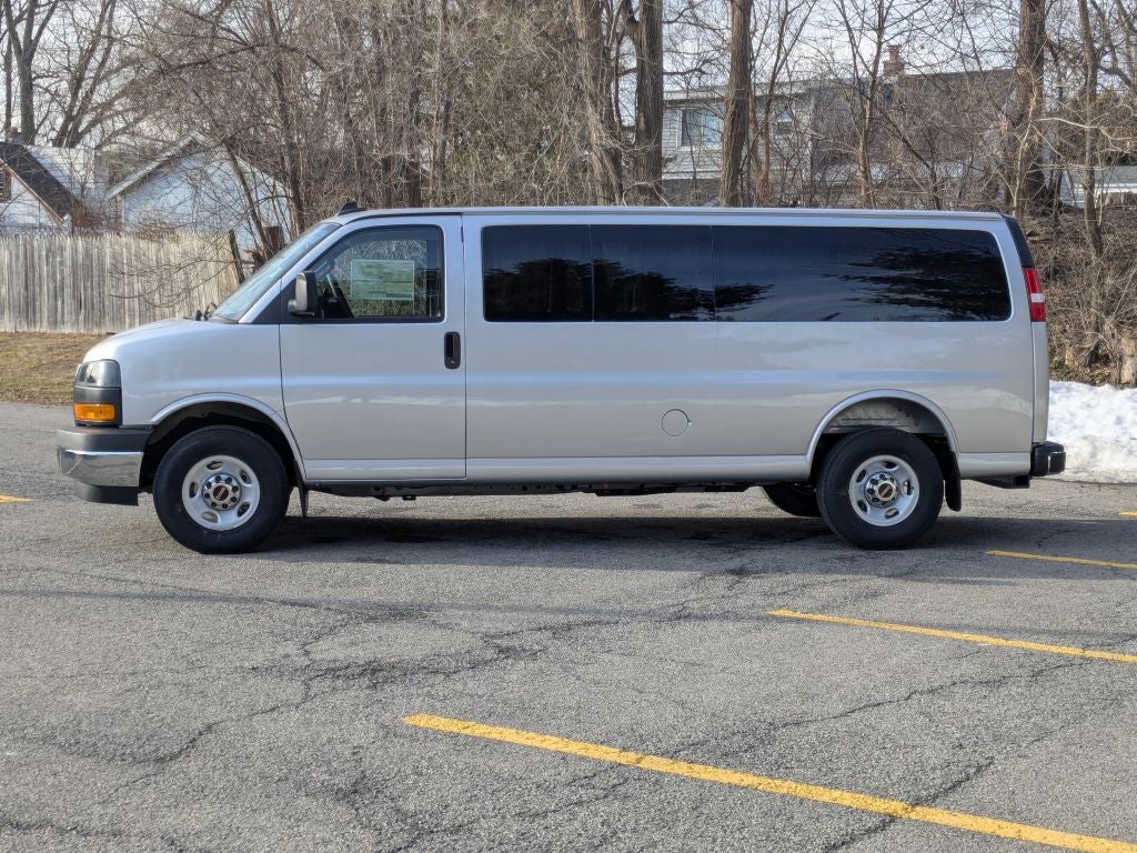 2025 GMC Savana 3500 LT