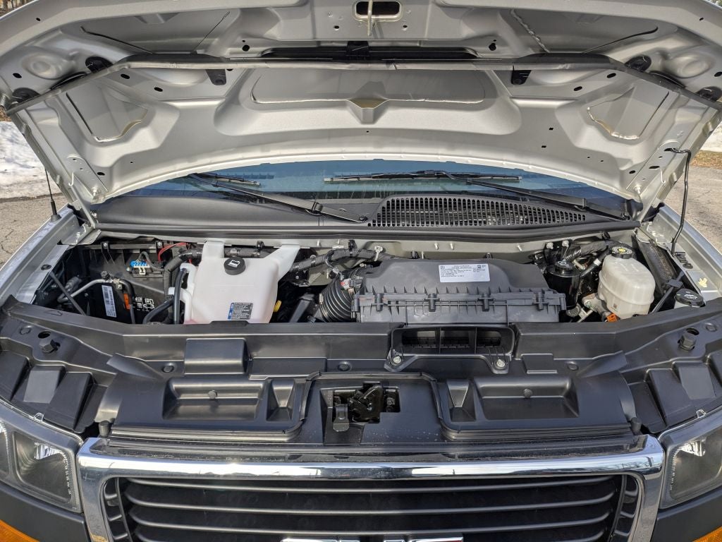 2025 GMC Savana 3500 LT