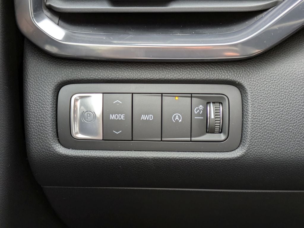 2026 GMC Acadia AWD AT4