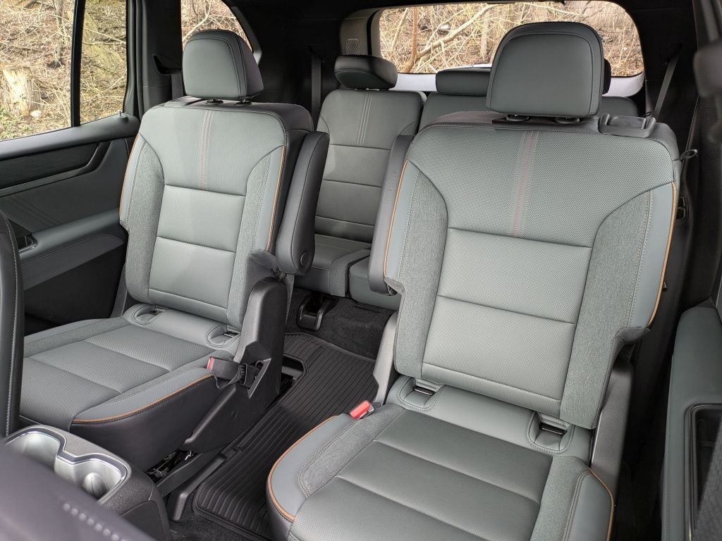 2026 GMC Acadia AWD AT4