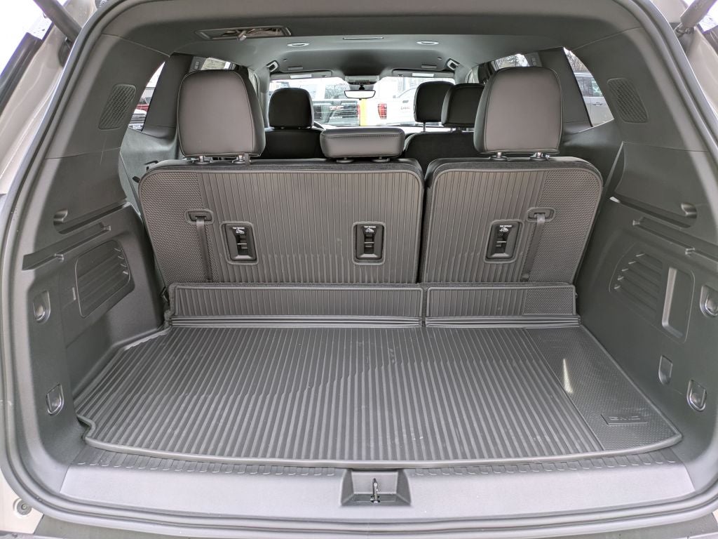 2026 GMC Acadia AWD AT4