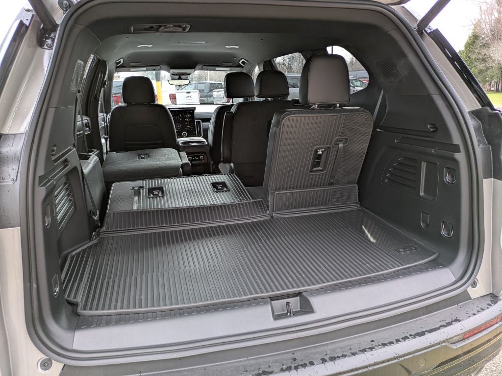 2026 GMC Acadia AWD AT4