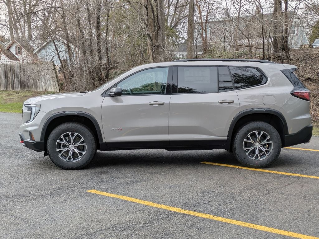 2026 GMC Acadia AWD AT4