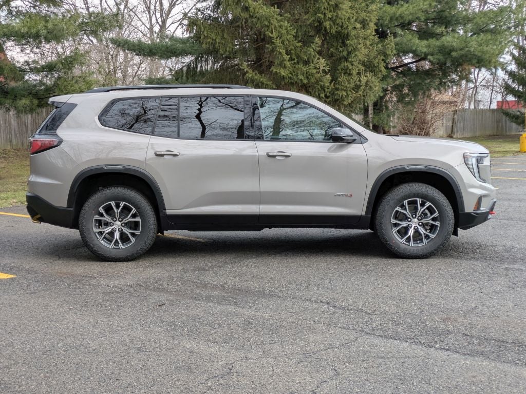 2026 GMC Acadia AWD AT4