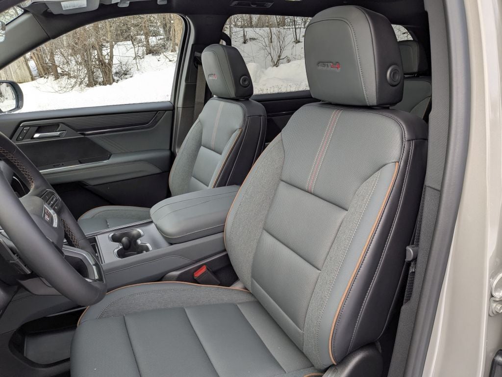 2026 GMC Acadia AWD AT4