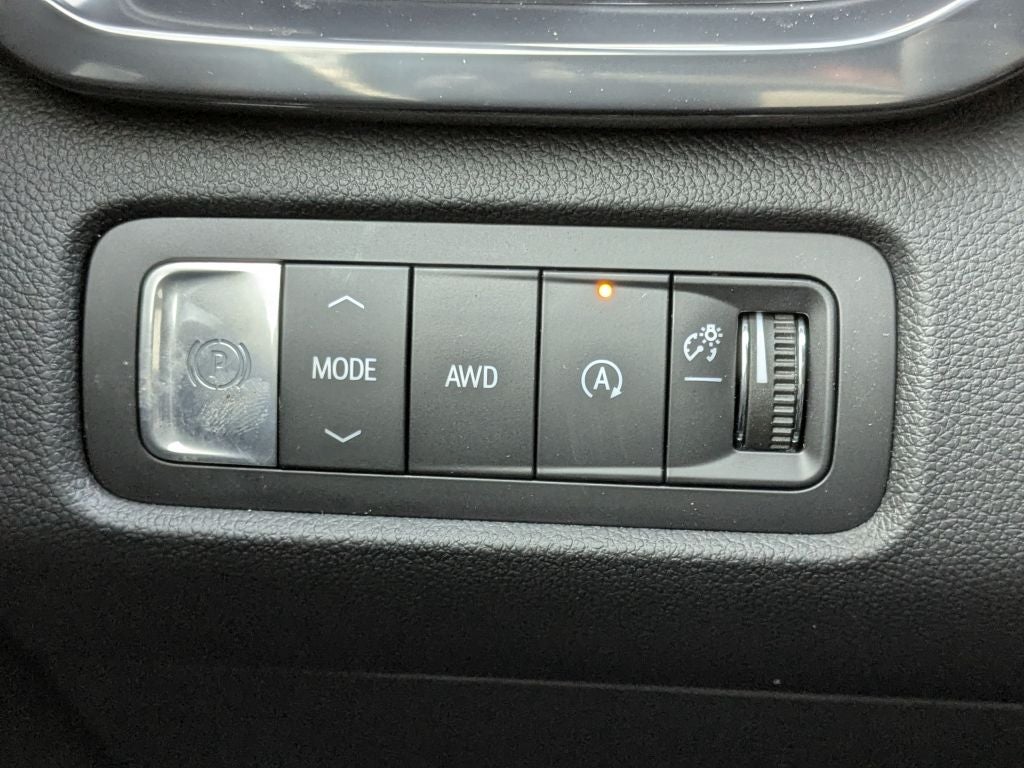 2026 GMC Acadia AWD AT4