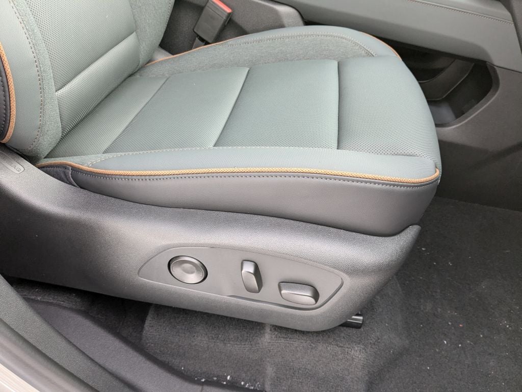 2026 GMC Acadia AWD AT4