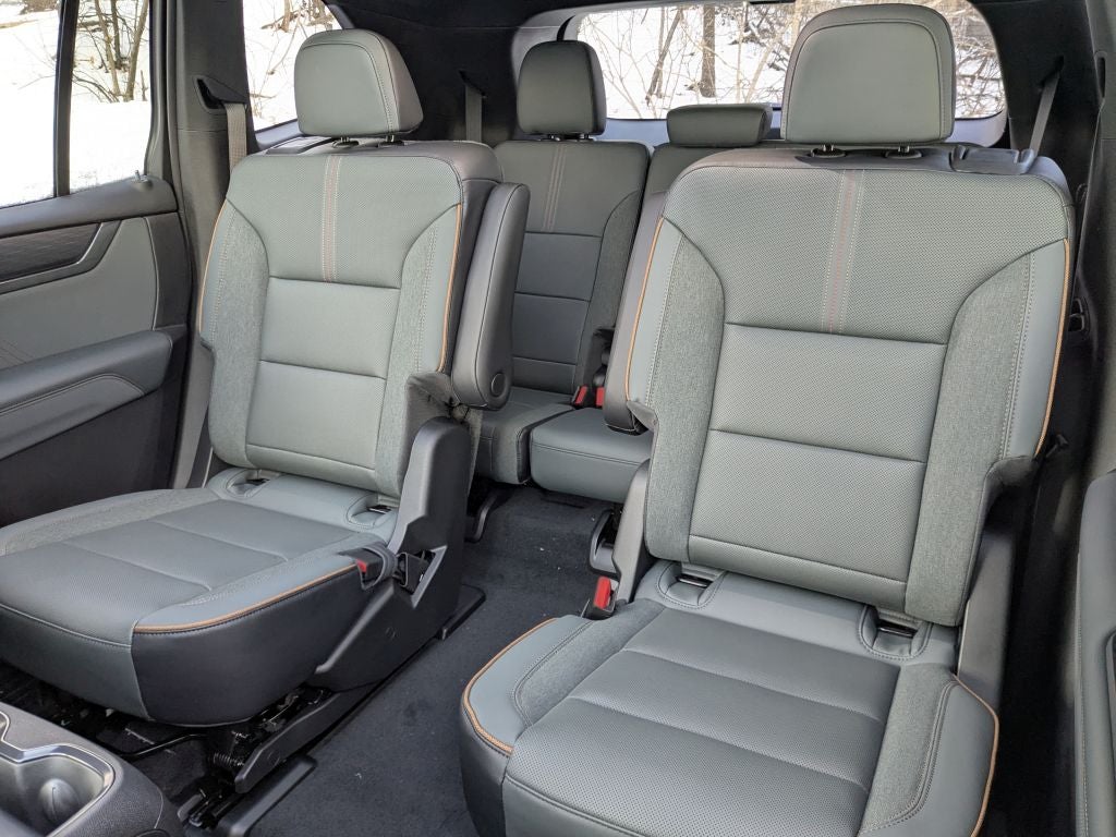 2026 GMC Acadia AWD AT4