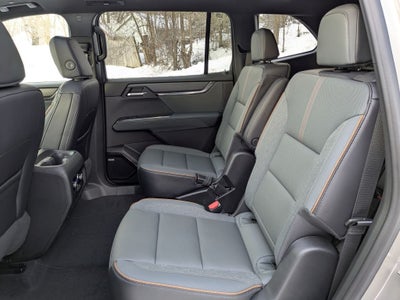 2026 GMC Acadia AWD AT4