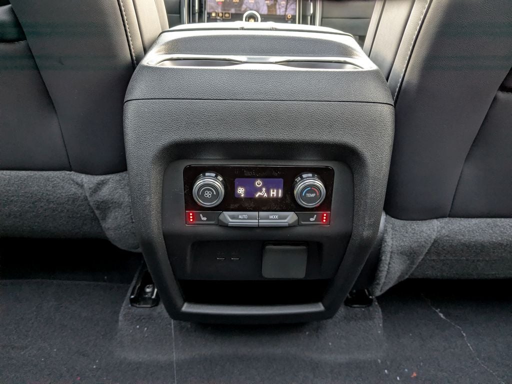 2026 GMC Acadia AWD AT4