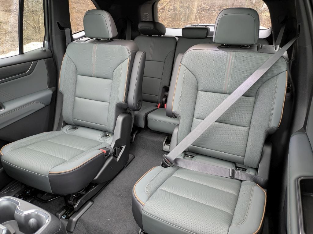 2026 GMC Acadia AWD AT4