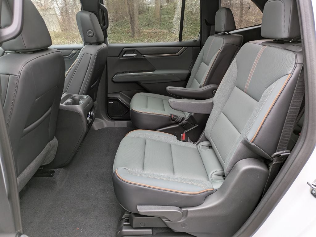 2026 GMC Acadia AWD AT4