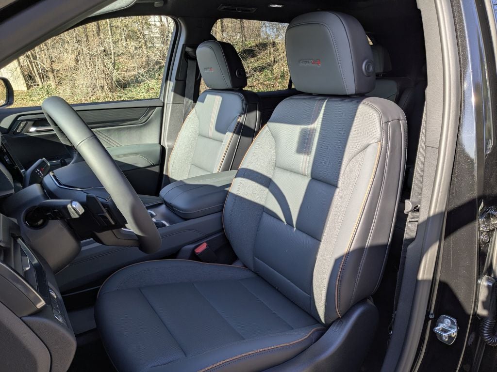 2026 GMC Acadia AWD AT4