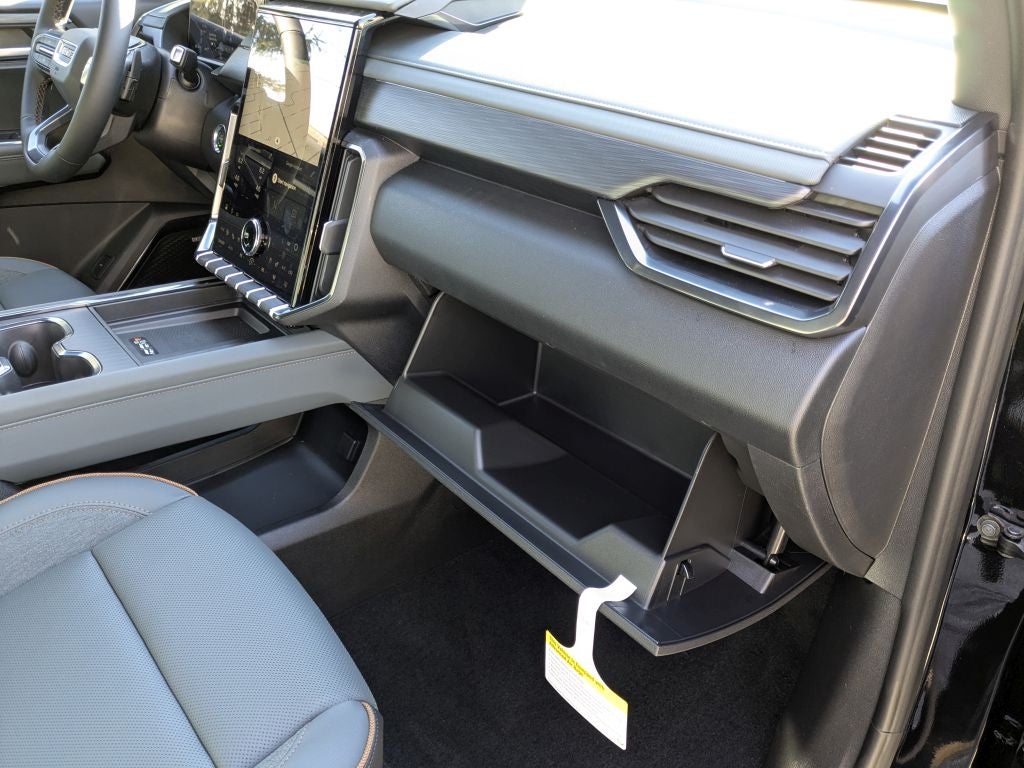 2026 GMC Acadia AWD AT4