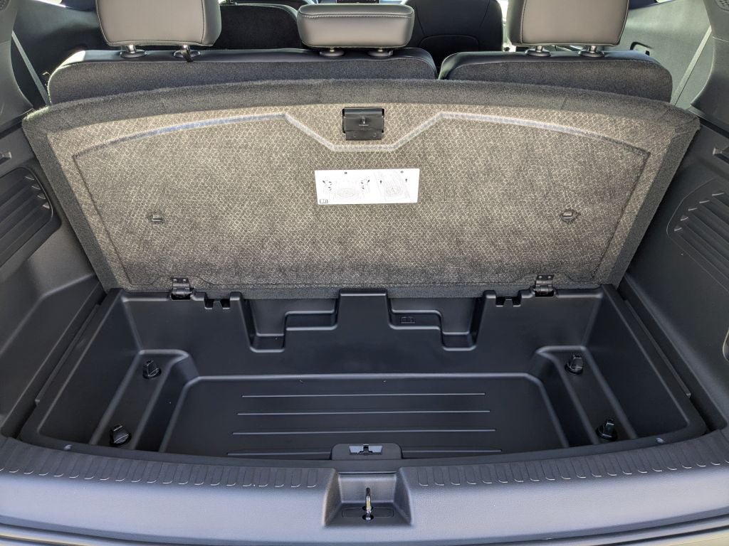 2026 GMC Acadia AWD AT4