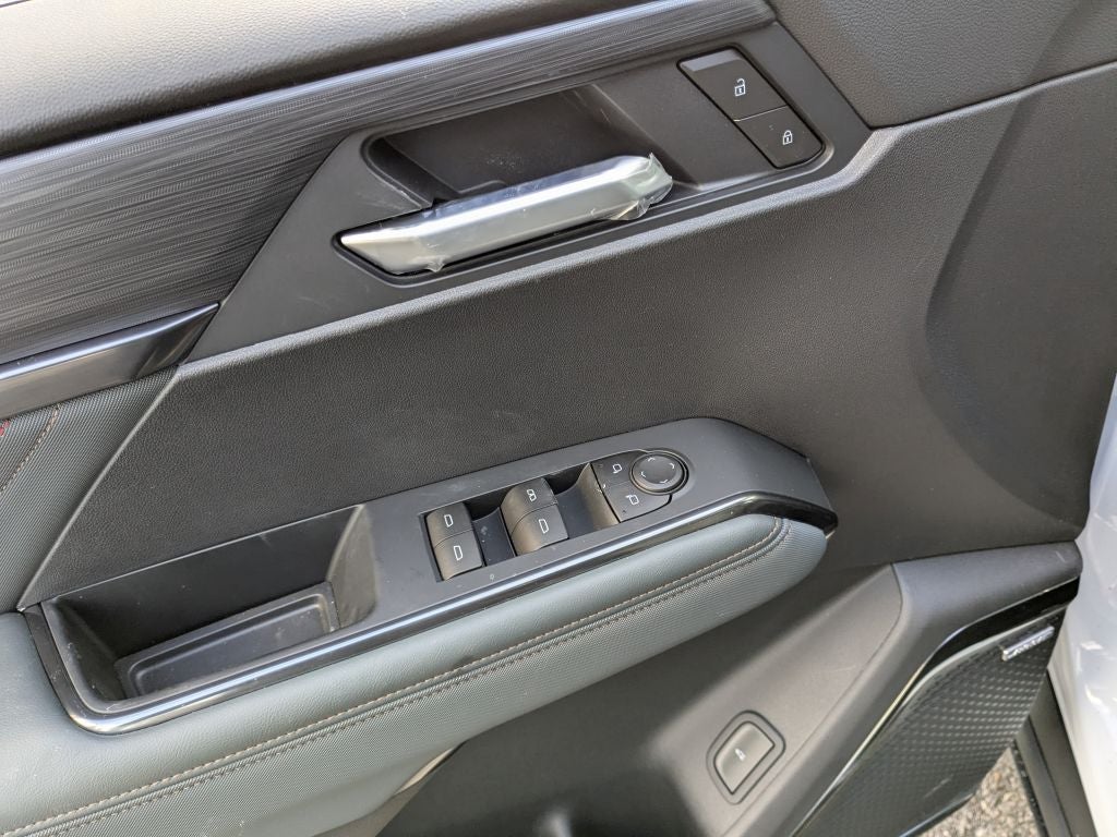 2026 GMC Acadia AWD AT4