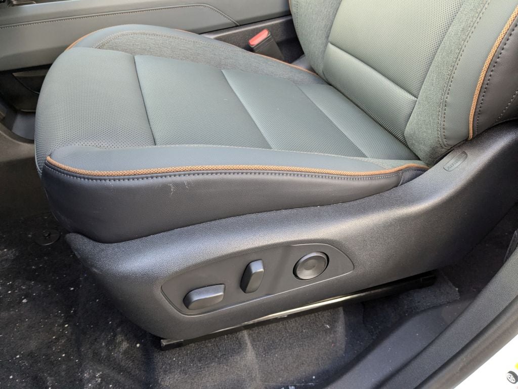 2026 GMC Acadia AWD AT4