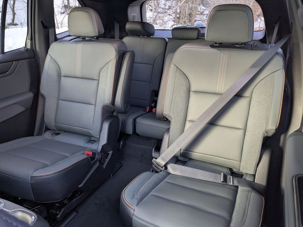 2026 GMC Acadia AWD AT4