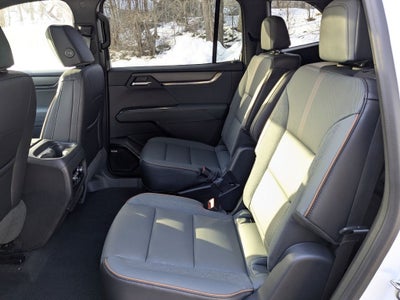 2026 GMC Acadia AWD AT4