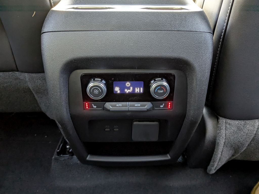 2026 GMC Acadia AWD AT4