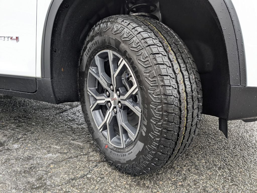 2026 GMC Acadia AWD AT4